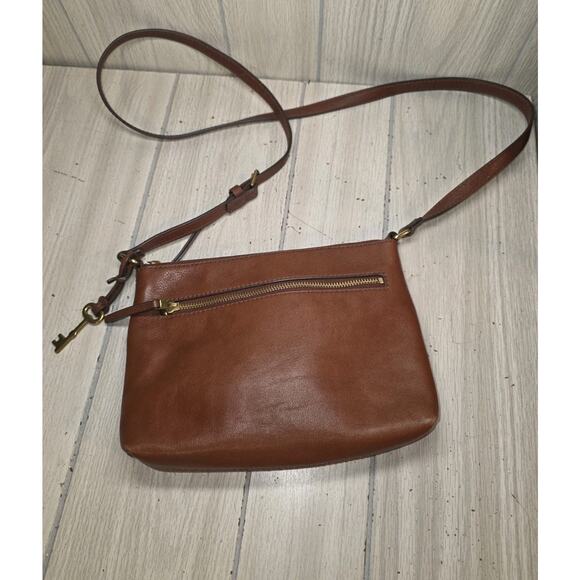 FOSSIL Brown Leather Cross Body Bag Purse W/Key Boho Cottagecore Nice - Picture 1 of 7